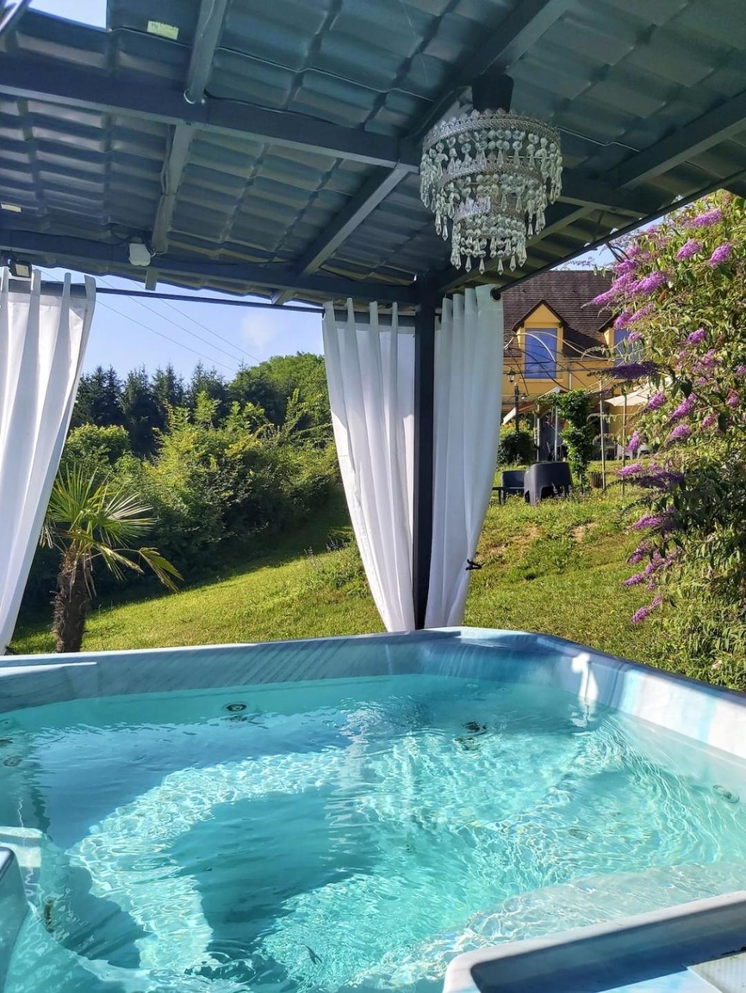 Bonbon Chambre D'Hotes Saint-Julien-de-Lampon Kültér fotó